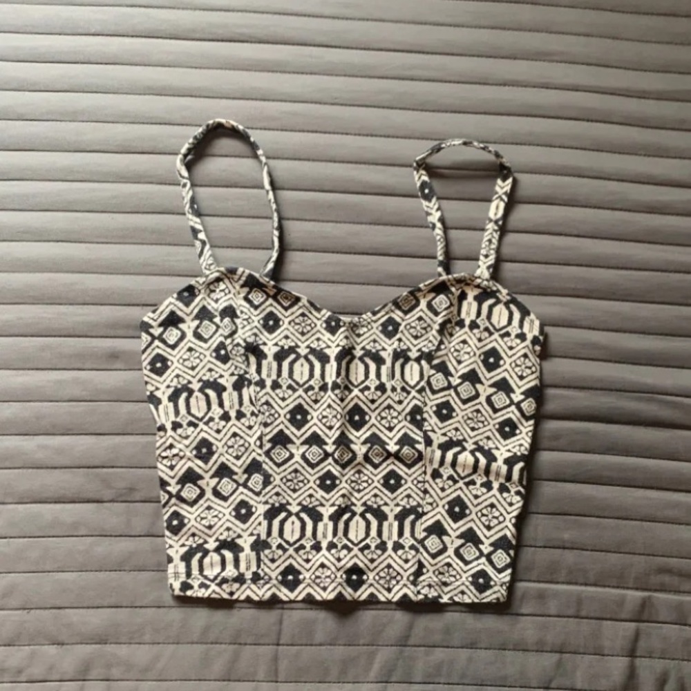 Hollister Black & Beige Print Crop Top